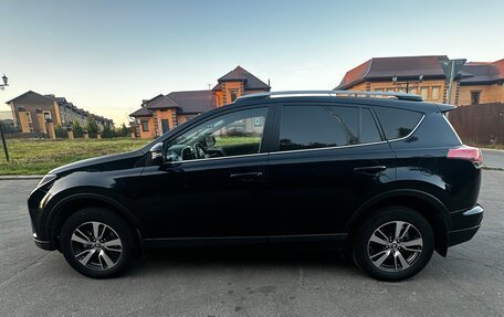 Toyota RAV4, 2018 год, 2 300 000 рублей, 2 фотография