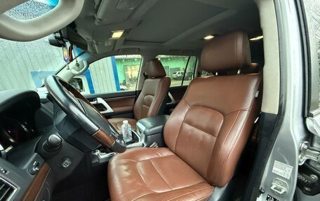 Toyota Land Cruiser 200, 2016 год, 6 500 000 рублей, 10 фотография