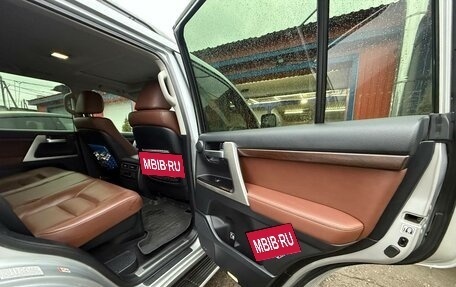 Toyota Land Cruiser 200, 2016 год, 6 500 000 рублей, 12 фотография