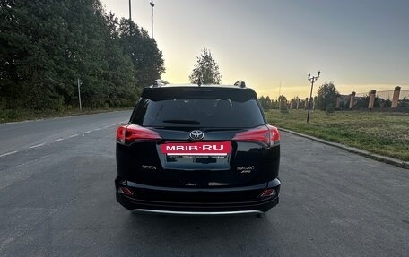 Toyota RAV4, 2018 год, 2 300 000 рублей, 4 фотография