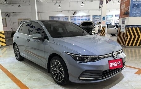 Volkswagen Golf VIII, 2021 год, 1 558 400 рублей, 2 фотография