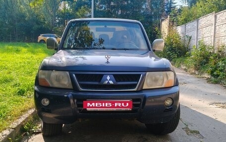 Mitsubishi Pajero III рестайлинг, 2006 год, 750 000 рублей, 2 фотография