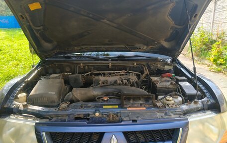Mitsubishi Pajero III рестайлинг, 2006 год, 750 000 рублей, 10 фотография