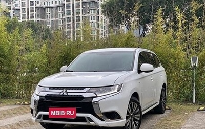 Mitsubishi Outlander III рестайлинг 3, 2021 год, 1 926 000 рублей, 1 фотография