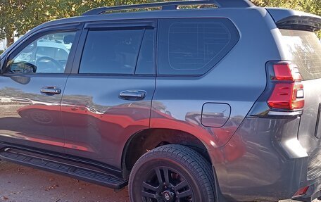 Toyota Land Cruiser Prado 150 рестайлинг 2, 2011 год, 2 800 000 рублей, 3 фотография