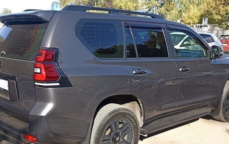 Toyota Land Cruiser Prado 150 рестайлинг 2, 2011 год, 2 800 000 рублей, 6 фотография