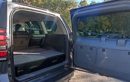 Toyota Land Cruiser Prado 150 рестайлинг 2, 2011 год, 2 800 000 рублей, 7 фотография