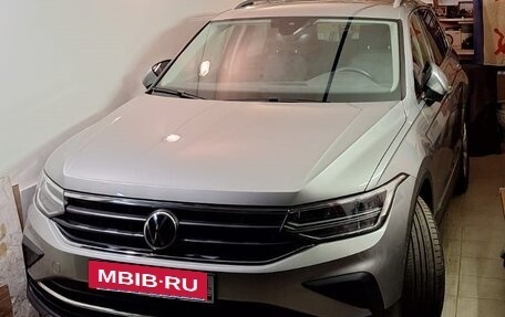 Volkswagen Tiguan II, 2021 год, 2 750 000 рублей, 17 фотография