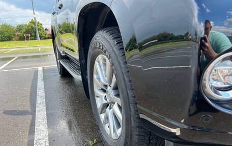 Toyota Land Cruiser Prado 150 рестайлинг 2, 2017 год, 4 500 000 рублей, 5 фотография
