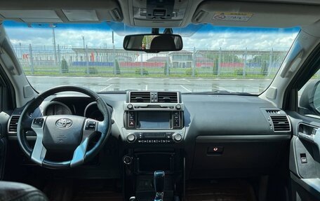 Toyota Land Cruiser Prado 150 рестайлинг 2, 2017 год, 4 500 000 рублей, 23 фотография