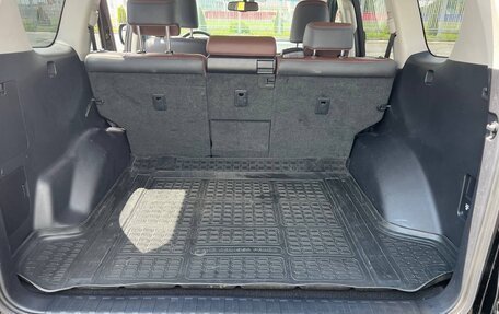 Toyota Land Cruiser Prado 150 рестайлинг 2, 2017 год, 4 500 000 рублей, 31 фотография