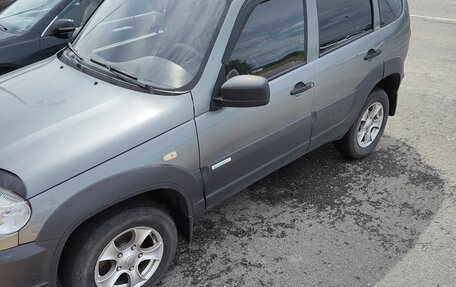 Chevrolet Niva I рестайлинг, 2013 год, 540 000 рублей, 2 фотография