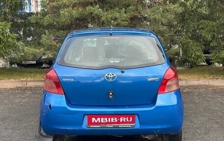 Toyota Yaris III рестайлинг, 2006 год, 349 000 рублей, 6 фотография