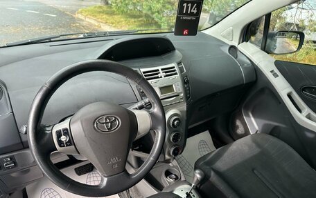 Toyota Yaris III рестайлинг, 2006 год, 349 000 рублей, 10 фотография