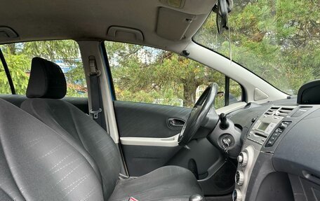 Toyota Yaris III рестайлинг, 2006 год, 349 000 рублей, 21 фотография