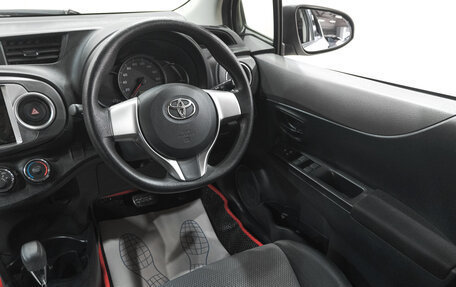 Toyota Vitz, 2013 год, 749 000 рублей, 11 фотография