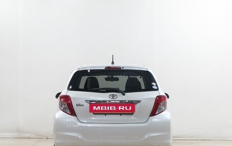 Toyota Vitz, 2013 год, 749 000 рублей, 6 фотография