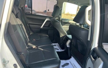 Toyota Land Cruiser Prado 150 рестайлинг 2, 2019 год, 5 365 000 рублей, 13 фотография