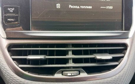 Peugeot 2008 II, 2014 год, 900 000 рублей, 5 фотография