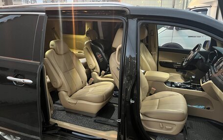 KIA Carnival III, 2019 год, 3 300 000 рублей, 8 фотография