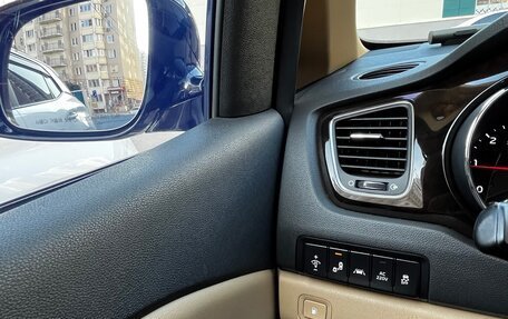 KIA Carnival III, 2019 год, 3 300 000 рублей, 19 фотография