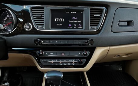 KIA Carnival III, 2019 год, 3 300 000 рублей, 18 фотография