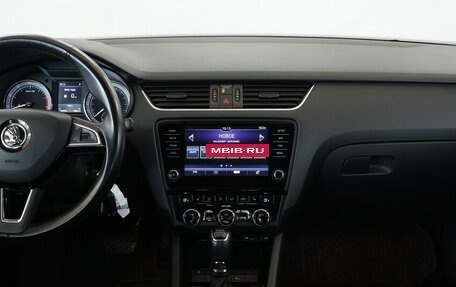 Skoda Octavia, 2017 год, 1 692 000 рублей, 5 фотография