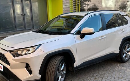 Toyota RAV4, 2020 год, 3 250 000 рублей, 9 фотография