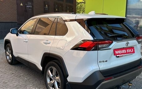 Toyota RAV4, 2020 год, 3 250 000 рублей, 10 фотография
