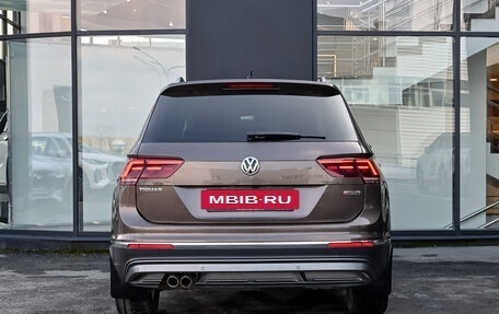 Volkswagen Tiguan II, 2018 год, 2 850 000 рублей, 5 фотография