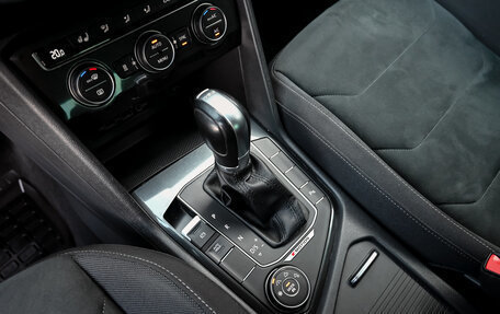 Volkswagen Tiguan II, 2018 год, 2 850 000 рублей, 14 фотография