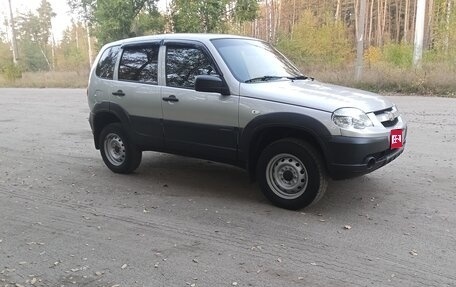 Chevrolet Niva I рестайлинг, 2018 год, 835 000 рублей, 1 фотография
