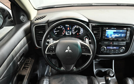 Mitsubishi Outlander III рестайлинг 3, 2012 год, 1 550 000 рублей, 17 фотография