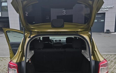 Renault Sandero II рестайлинг, 2015 год, 800 000 рублей, 2 фотография