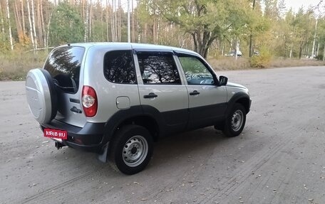 Chevrolet Niva I рестайлинг, 2018 год, 835 000 рублей, 3 фотография