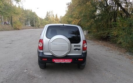 Chevrolet Niva I рестайлинг, 2018 год, 835 000 рублей, 5 фотография