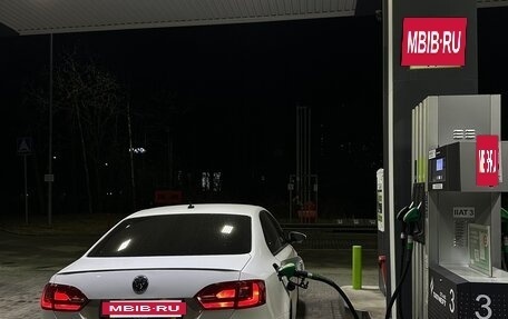 Volkswagen Jetta VI, 2013 год, 600 000 рублей, 2 фотография