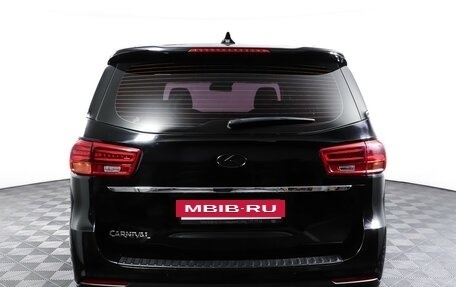 KIA Carnival III, 2018 год, 2 749 000 рублей, 6 фотография