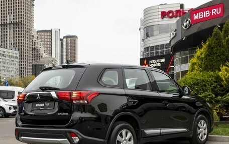 Mitsubishi Outlander III рестайлинг 3, 2017 год, 1 448 000 рублей, 10 фотография