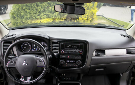 Mitsubishi Outlander III рестайлинг 3, 2017 год, 1 448 000 рублей, 20 фотография