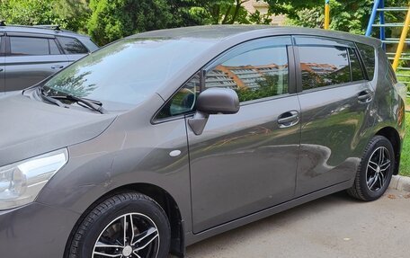 Toyota Verso I, 2010 год, 995 000 рублей, 4 фотография