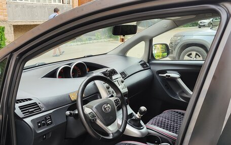 Toyota Verso I, 2010 год, 995 000 рублей, 5 фотография