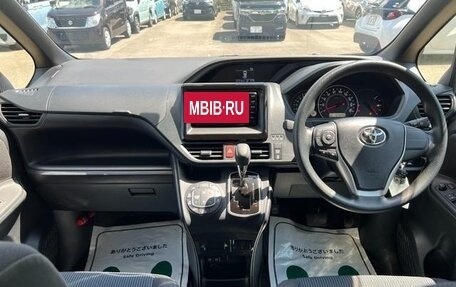 Toyota Noah III, 2021 год, 2 240 000 рублей, 7 фотография