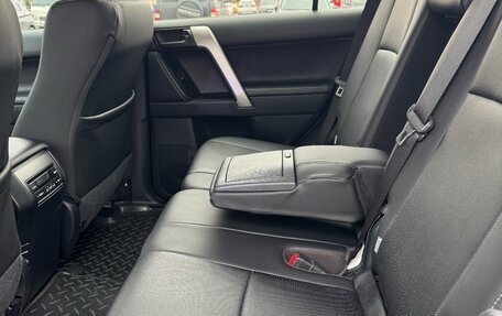 Toyota Land Cruiser Prado 150 рестайлинг 2, 2022 год, 6 500 000 рублей, 10 фотография