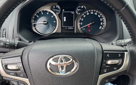 Toyota Land Cruiser Prado 150 рестайлинг 2, 2022 год, 6 500 000 рублей, 12 фотография