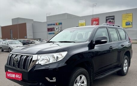Toyota Land Cruiser Prado 150 рестайлинг 2, 2022 год, 6 500 000 рублей, 2 фотография
