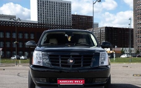 Cadillac Escalade III, 2007 год, 1 690 000 рублей, 2 фотография