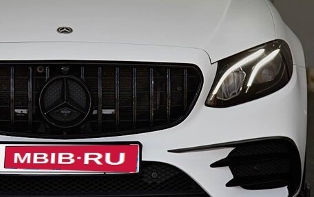 Mercedes-Benz E-Класс, 2021 год, 4 600 000 рублей, 3 фотография