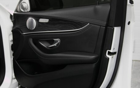 Mercedes-Benz E-Класс, 2021 год, 4 600 000 рублей, 14 фотография