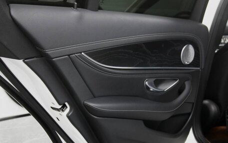 Mercedes-Benz E-Класс, 2021 год, 4 600 000 рублей, 11 фотография